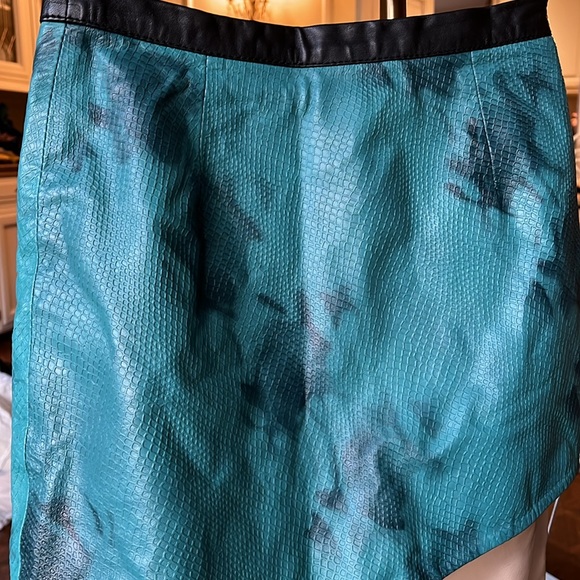 Topshop 100% Leather Turquoise Layered Snakeskin Mini Skirt Sz 2 - Picture 4 of 10
